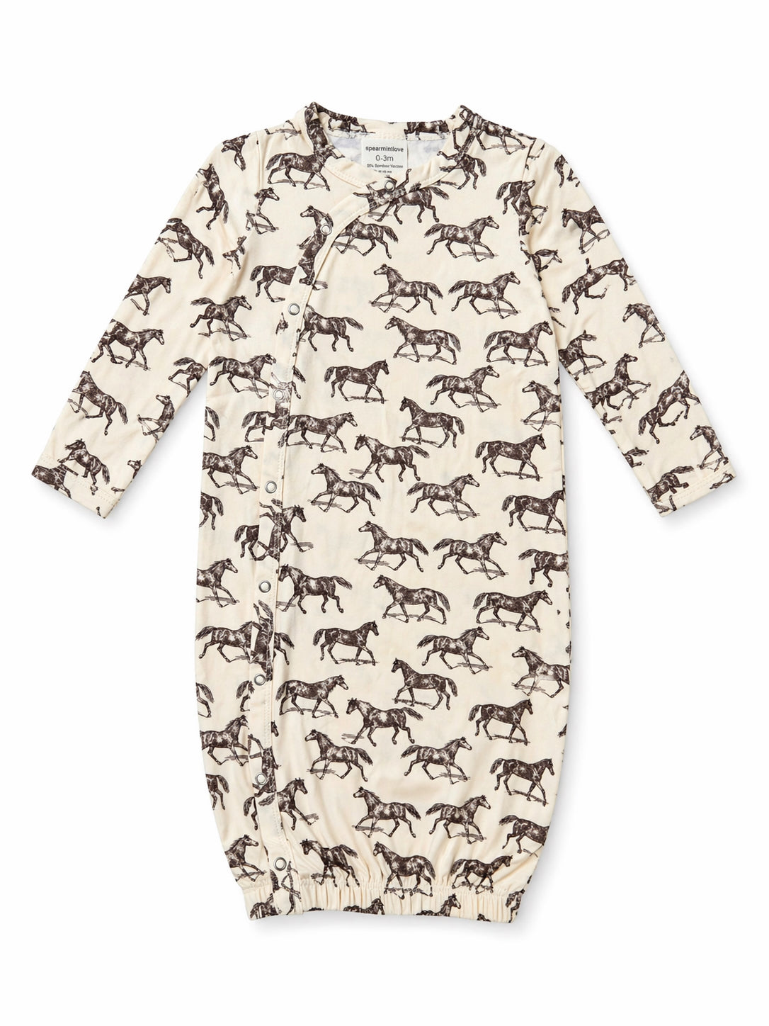 Cream-colored baby gown with a horse print and snap buttons along the side. Ideal for newborns up to 3 months.