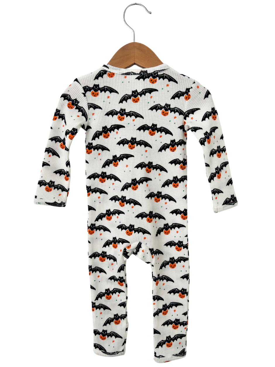 files/organic-waffle-basic-zip-romper-trick-or-treating-bat-2-a.png