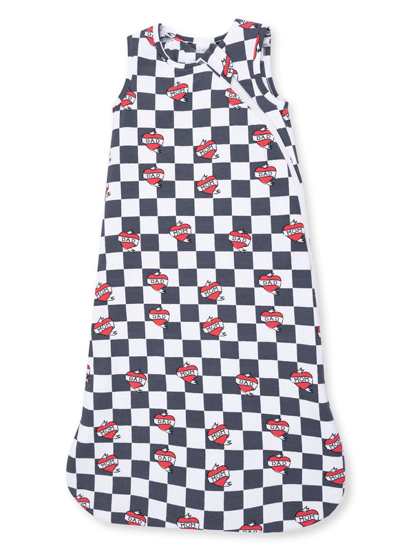 Black and white checkered toddler sleep sack featuring red hearts with "MOM" and "DAD" text.